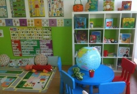 Une salle pour enfants dans un centre Les Petits Bilingues