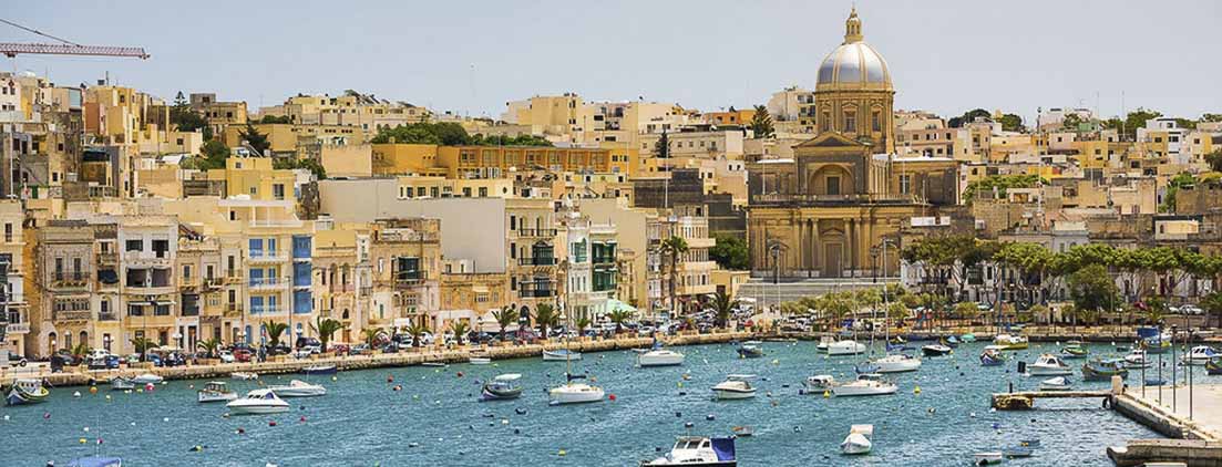 Mer turquoise et soleil pendant un séjour linguistique à Malte