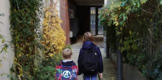2 enfants font leur rentrée scolaire en France après une expatriation