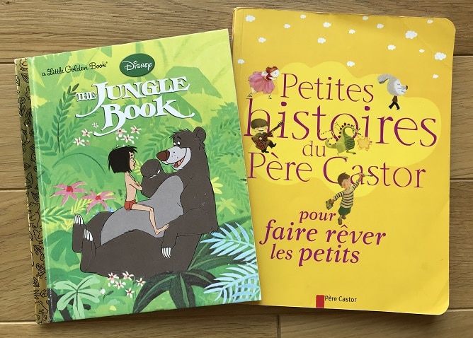 Un livre en français et un livre en anglais